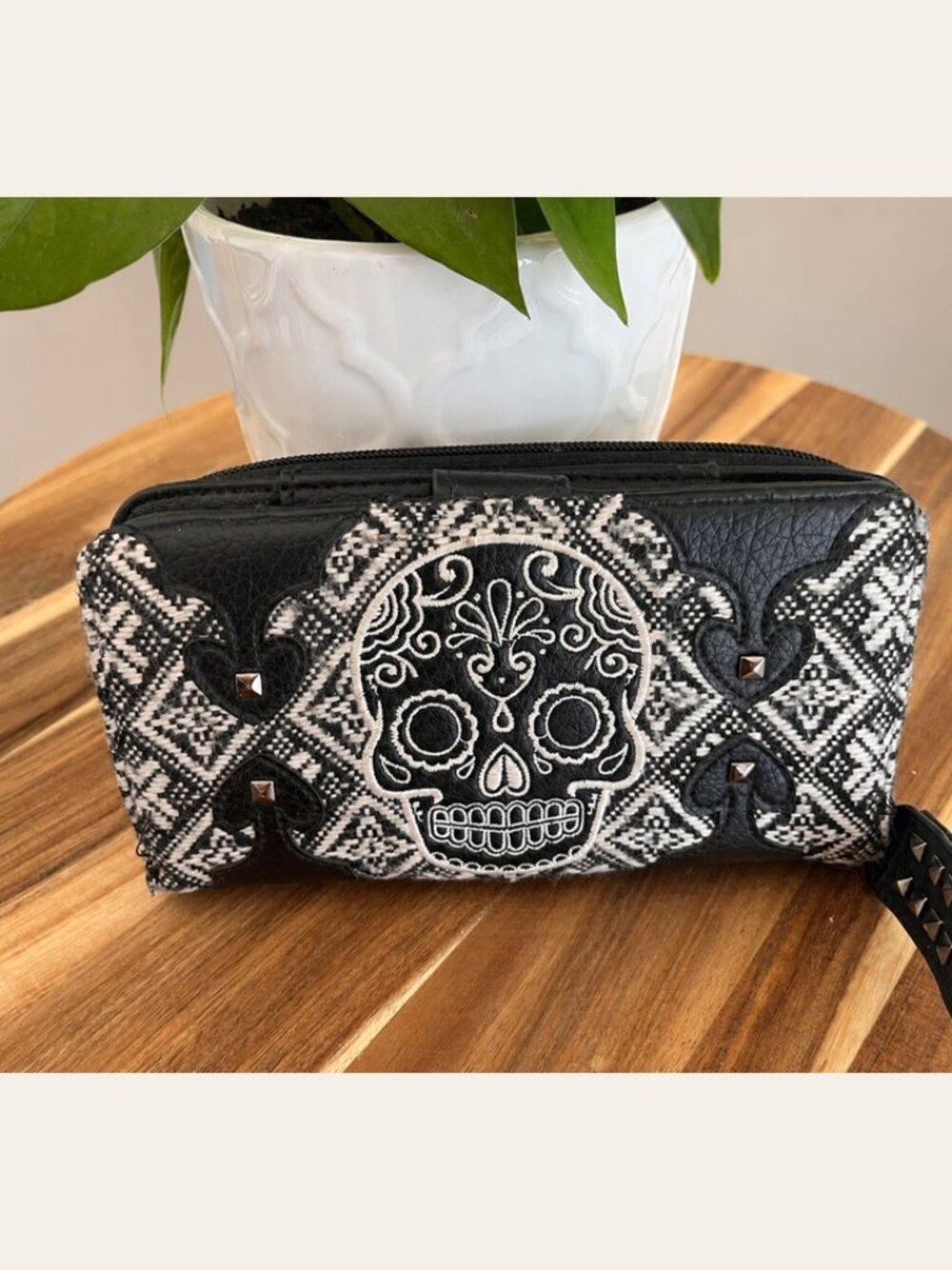 Loungefly Sugar Skull Wallet OG Heart Logo Black White Studded Rare HTF